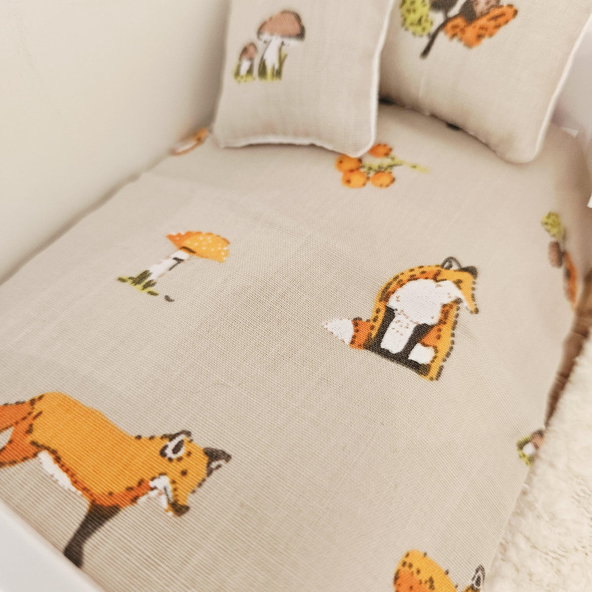 wildlife junior bedding set in a 1:12 scale dolls house display, detail view 5
