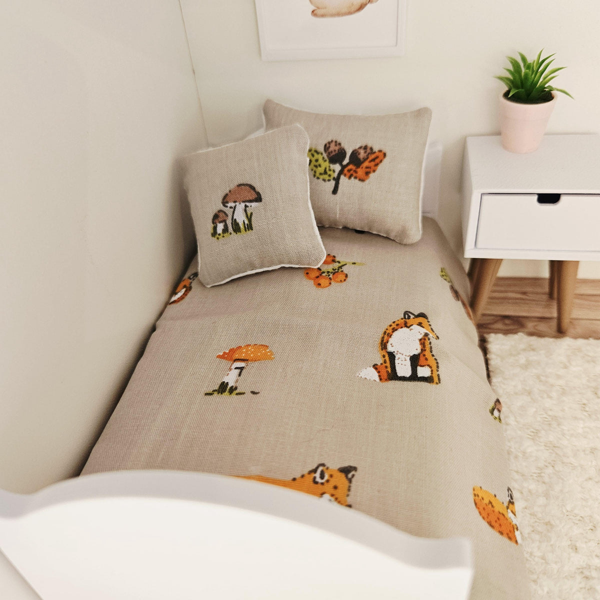 wildlife junior bedding set in a 1:12 scale dolls house display, detail view 7