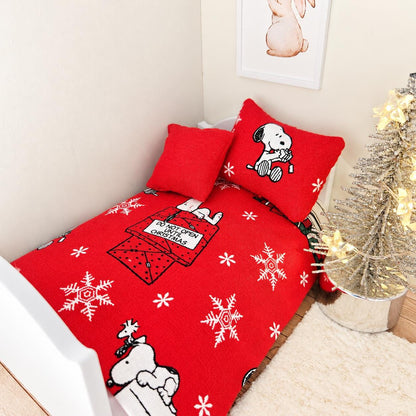 snoopy christmas junior bedding set in a 1:12 scale dolls house display