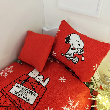 snoopy christmas junior bedding set in a 1:12 scale dolls house display, detail view 3