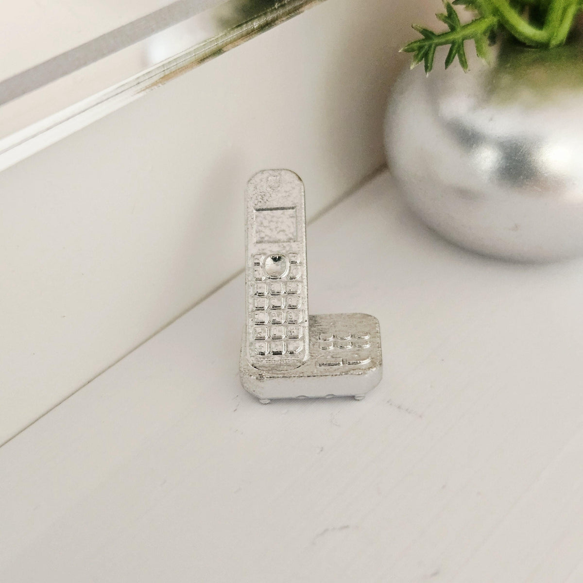 Silver modern telephone with answering machine in a 1:12 scale dolls house display, detail view 3