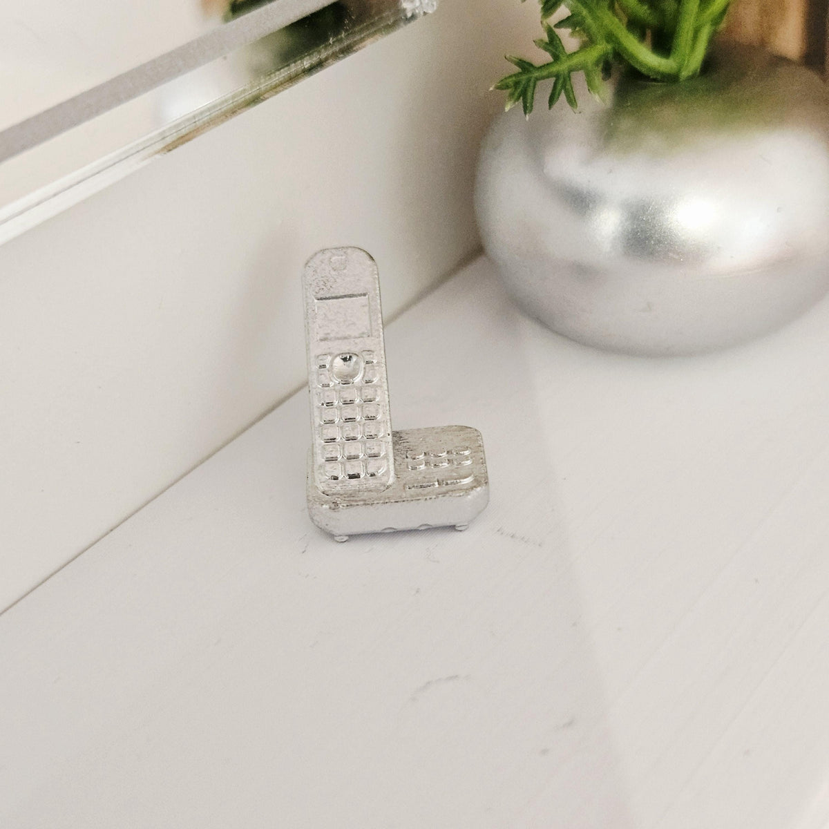 Silver modern telephone with answering machine in a 1:12 scale dolls house display, detail view 4