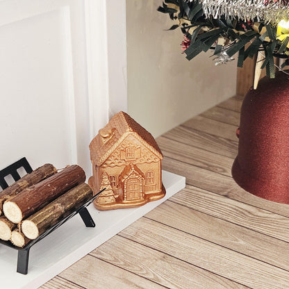 Copper christmas gingerbread house – two sizes in a 1:12 scale dolls house display, detail view 10