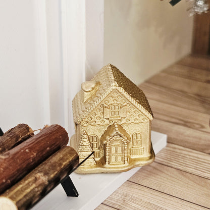 Gold christmas gingerbread house – two sizes in a 1:12 scale dolls house display, detail view 6